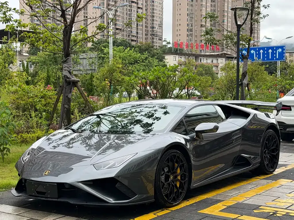 Lamborghini Huracan — фото 1