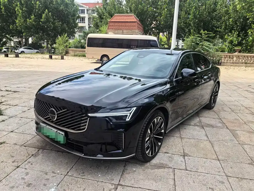 Volvo S90 PHEV — фото 1