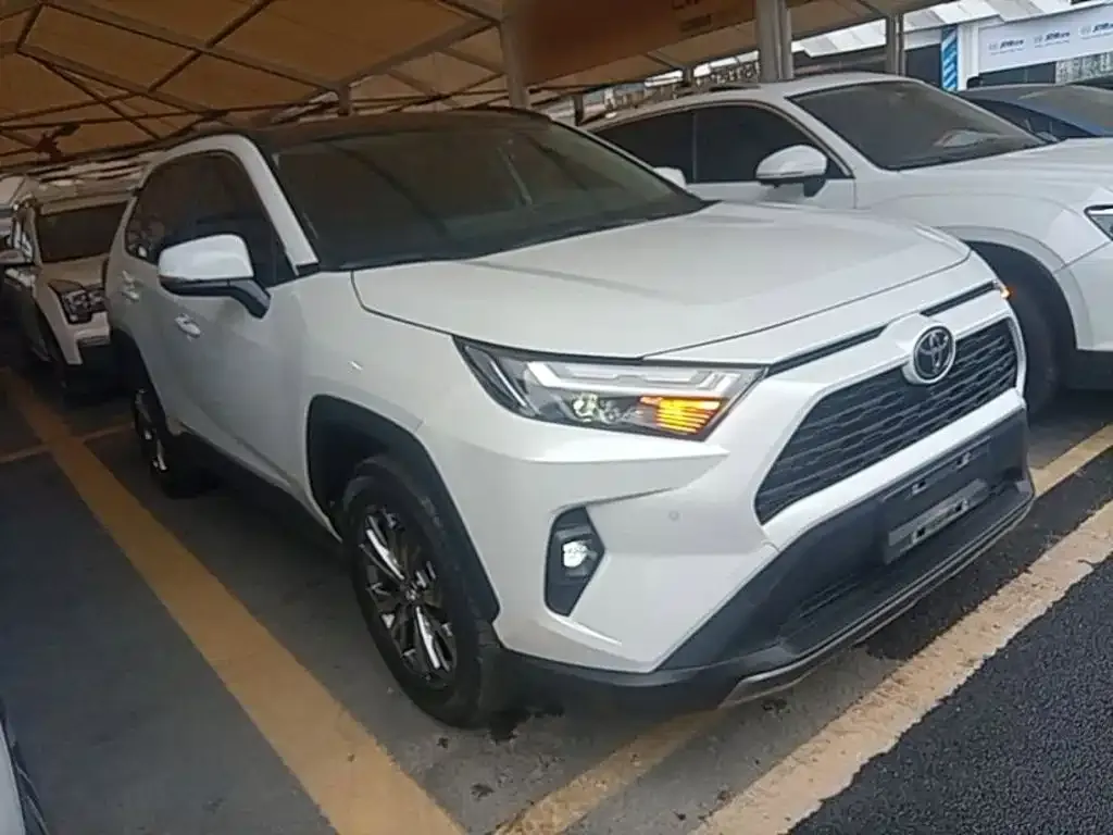Toyota RAV4 — фото 7