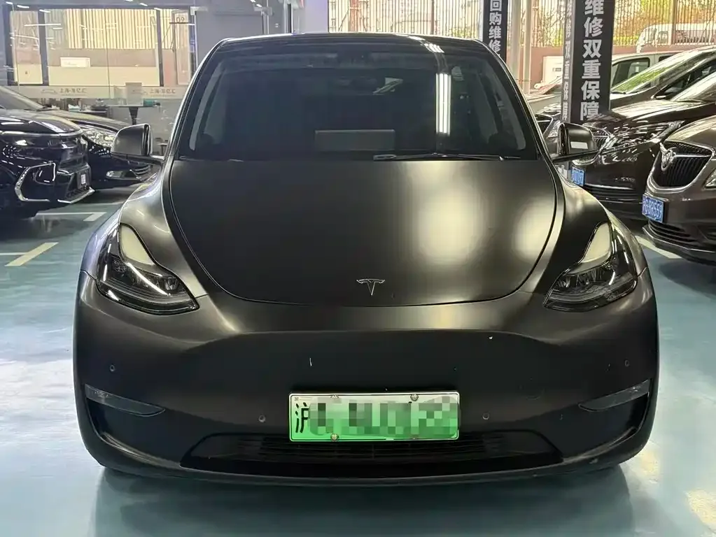 Tesla Model Y — фото 10