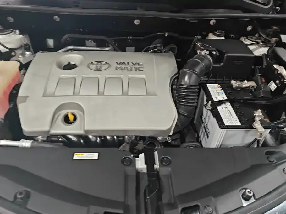 Toyota RAV4 — фото 10