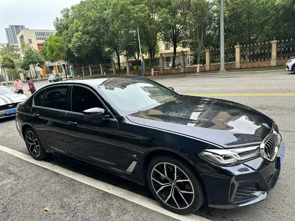 BMW 5 Series — фото 10