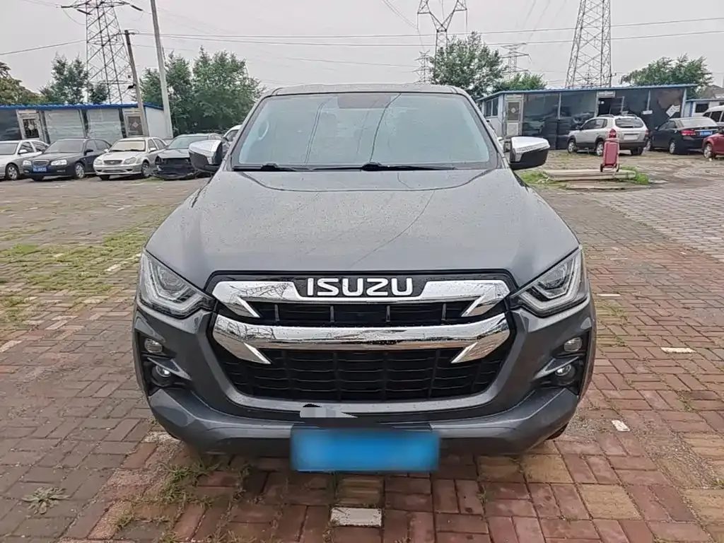 Isuzu D-MAX — фото 10
