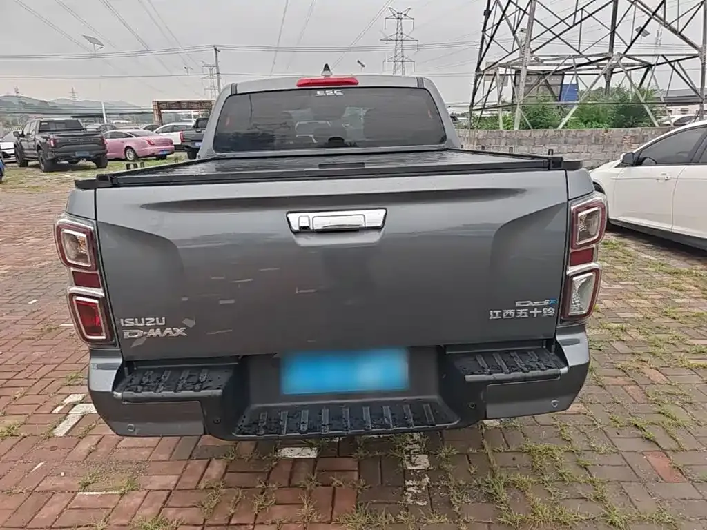 Isuzu D-MAX — фото 5
