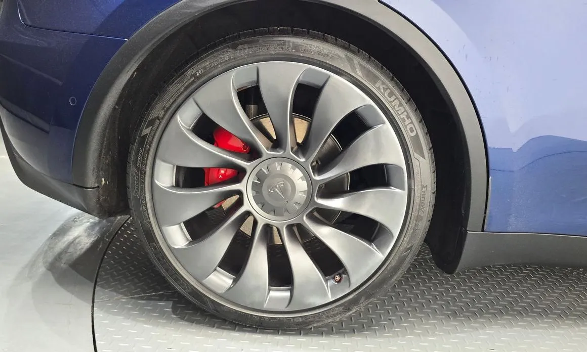 Tesla Model Y 2021 из KR, фото 8