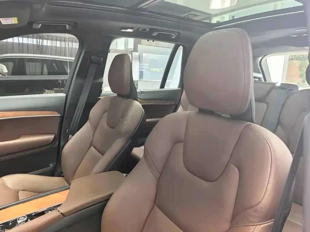 Volvo XC90 — фото 2