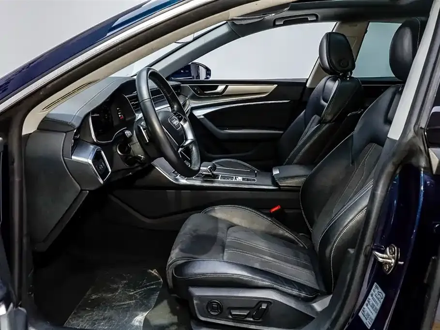 Audi A7L 2024 из CN, фото 9