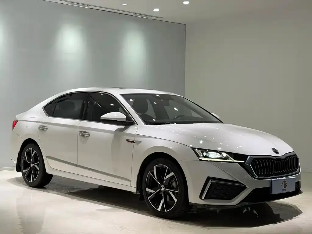Skoda Octavia — фото 2