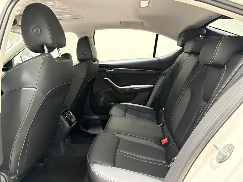 Skoda Octavia — фото 5