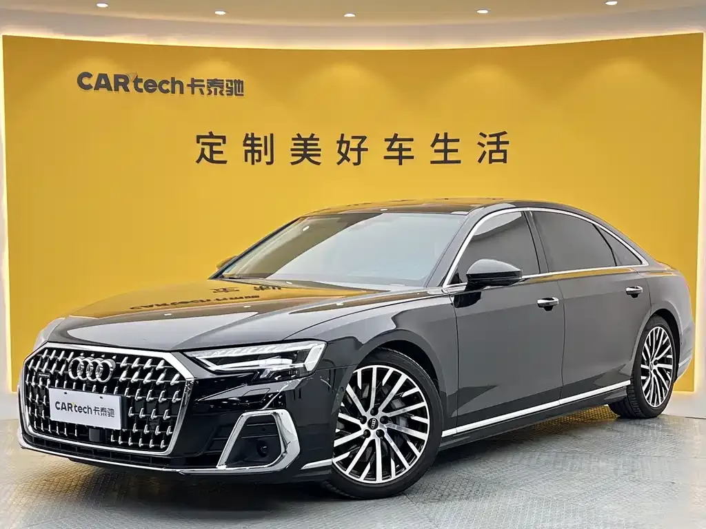 Audi A8 — фото 1