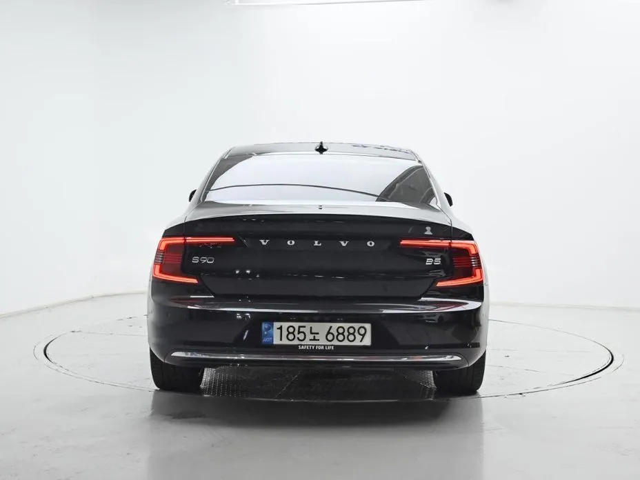 Volvo S90 2023 из KR, фото 5