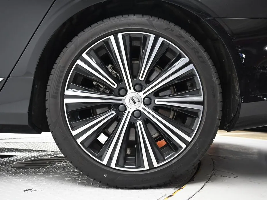 Volvo S90 2023 из KR, фото 10