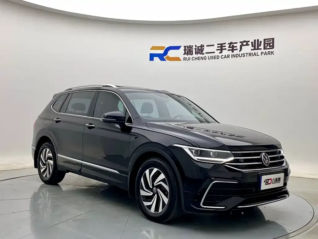 Volkswagen Tiguan L — фото 4