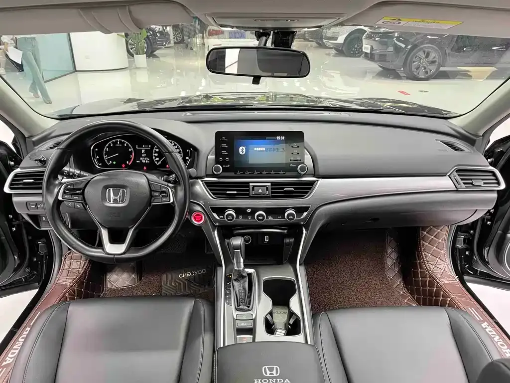 Honda Accord — фото 8