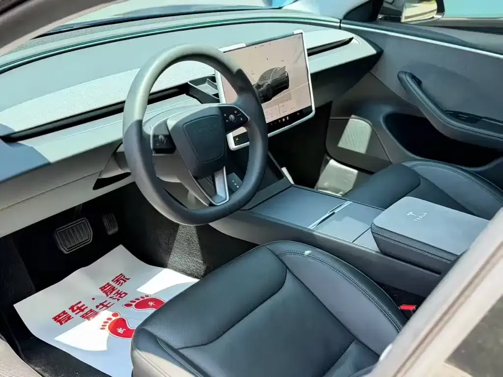 Tesla Model Y — фото 7