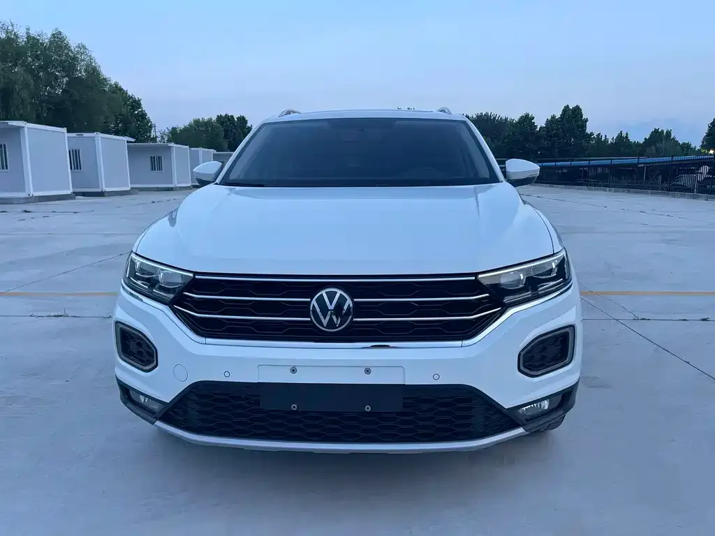Volkswagen T-Roc — фото 6