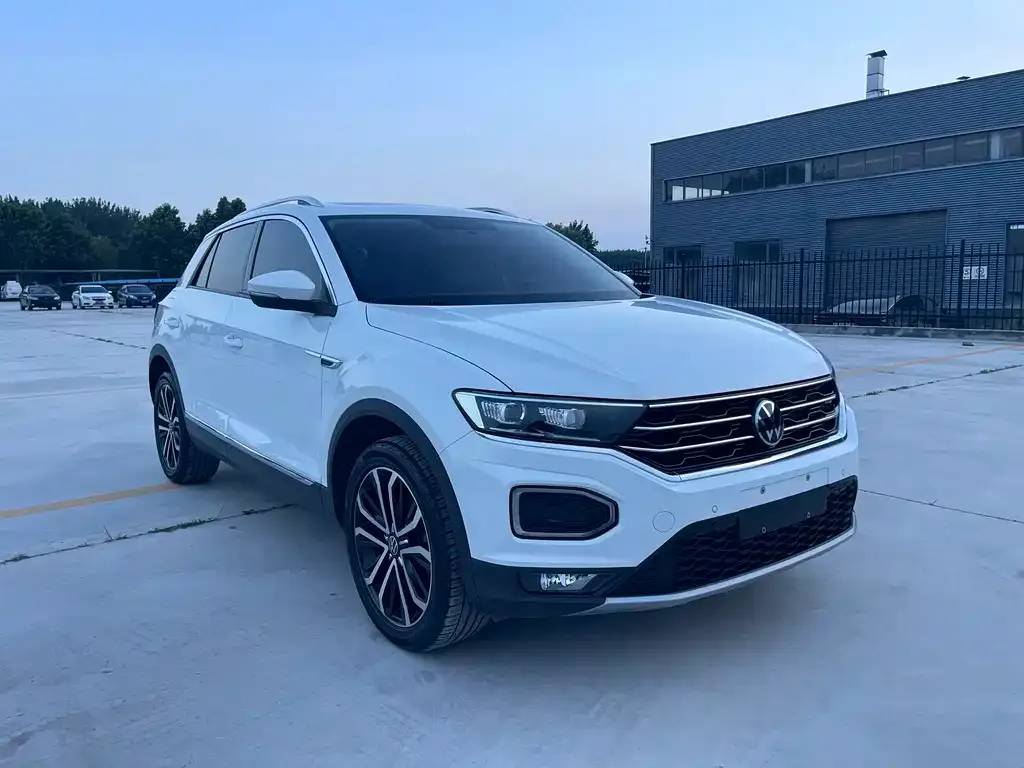 Volkswagen T-Roc — фото 10