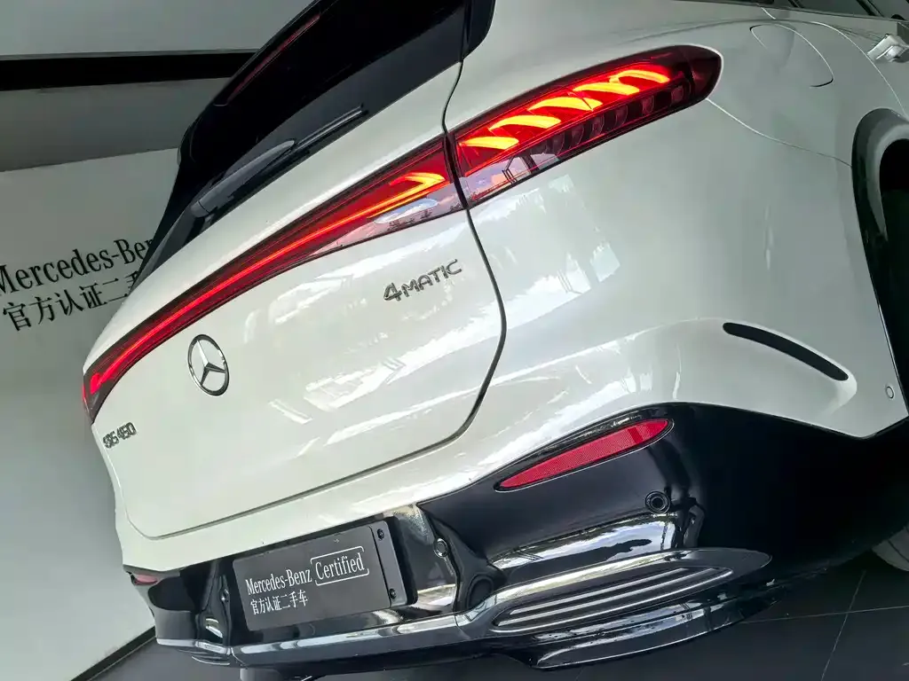 Mercedes-Benz EQS SUV — фото 9