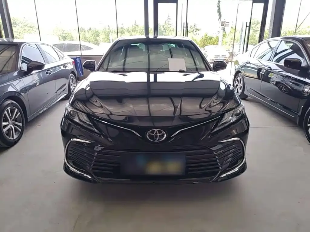 Toyota Camry — фото 4