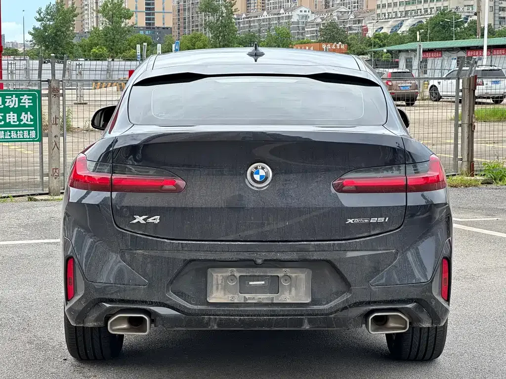 BMW X4 — фото 8