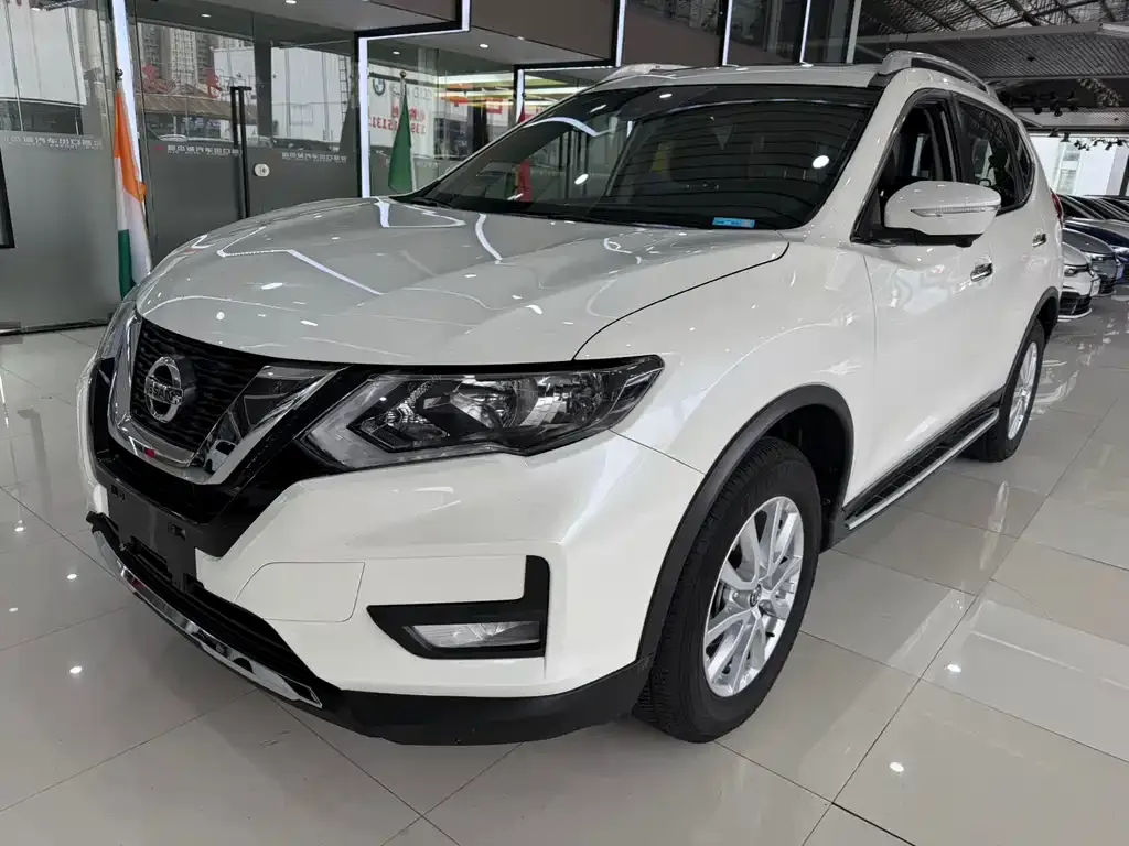 Nissan X-Trail — фото 1