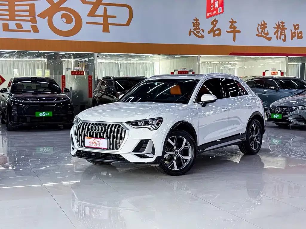 Audi Q3 — фото 1