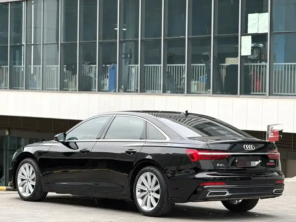 Audi A6L — фото 8