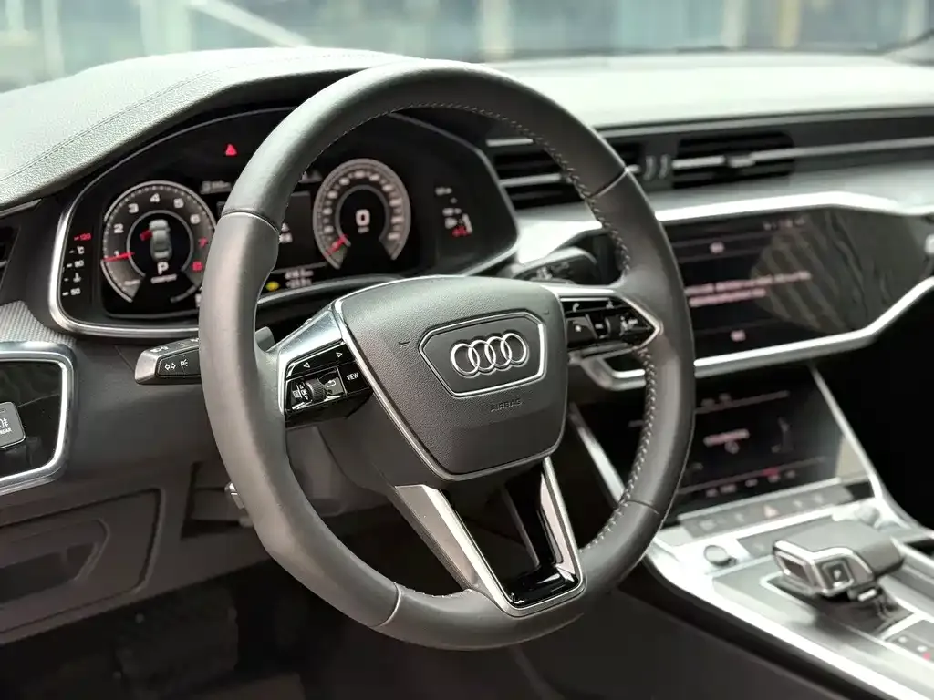 Audi A6L — фото 6