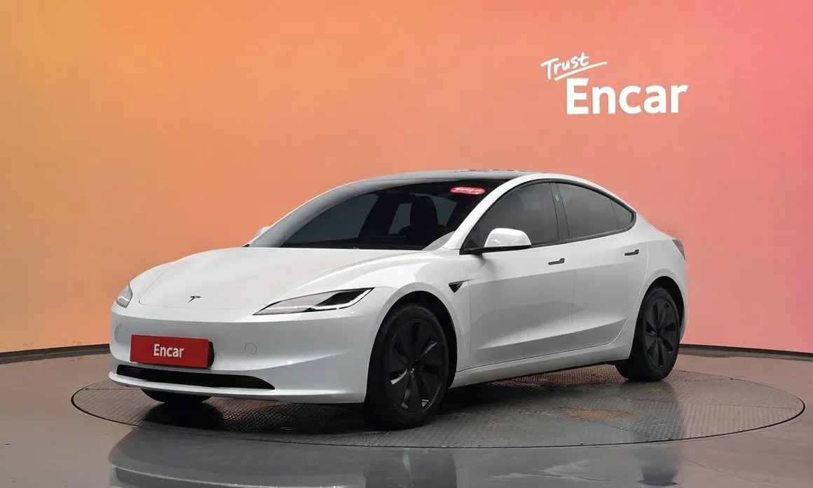 Tesla Model 3 — фото 1
