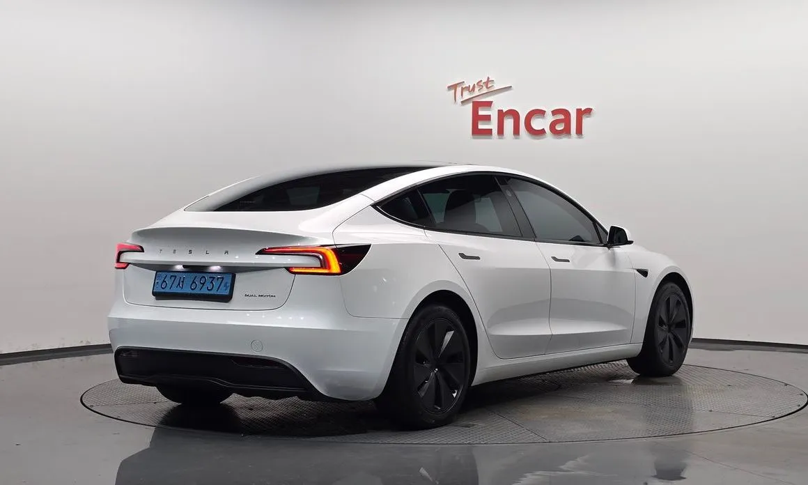 Tesla Model 3 — фото 2