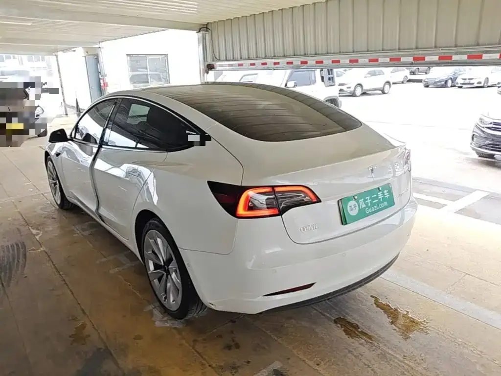 Tesla Model 3 — фото 8