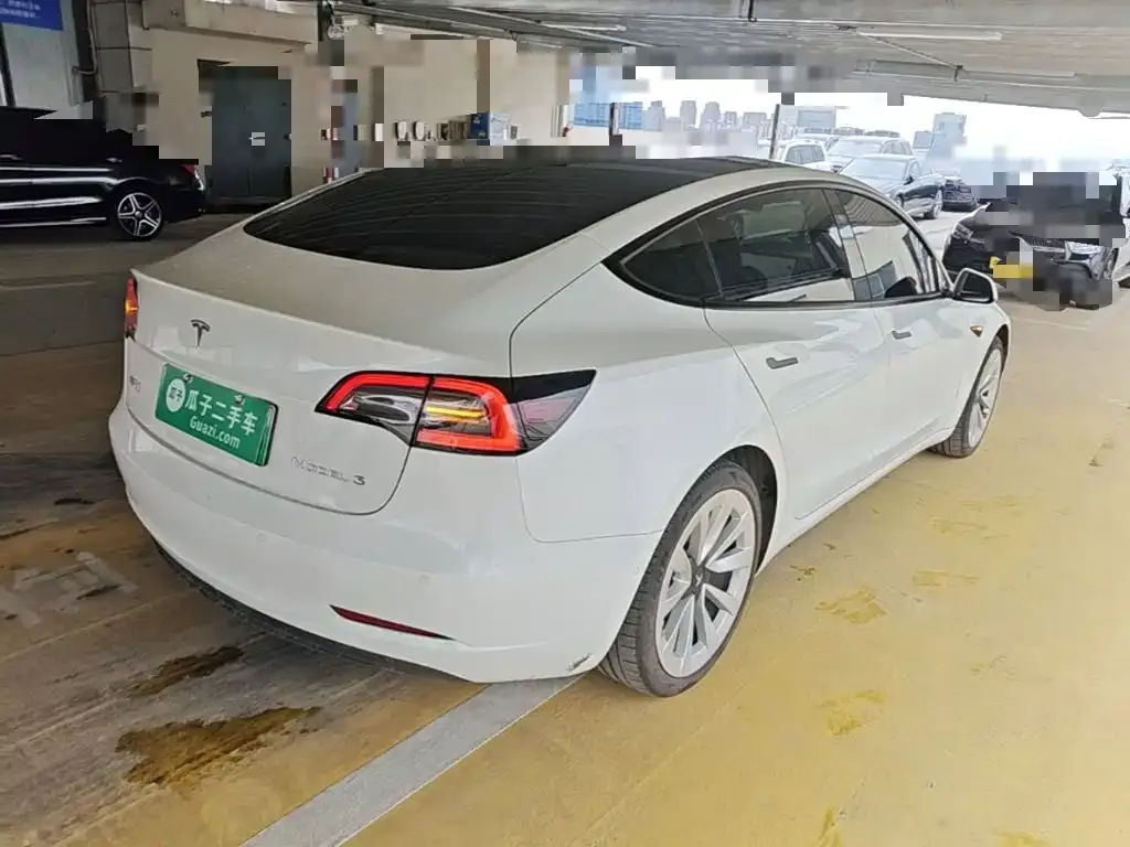 Tesla Model 3 — фото 10