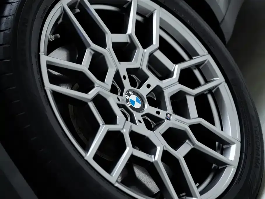 BMW XM — фото 4
