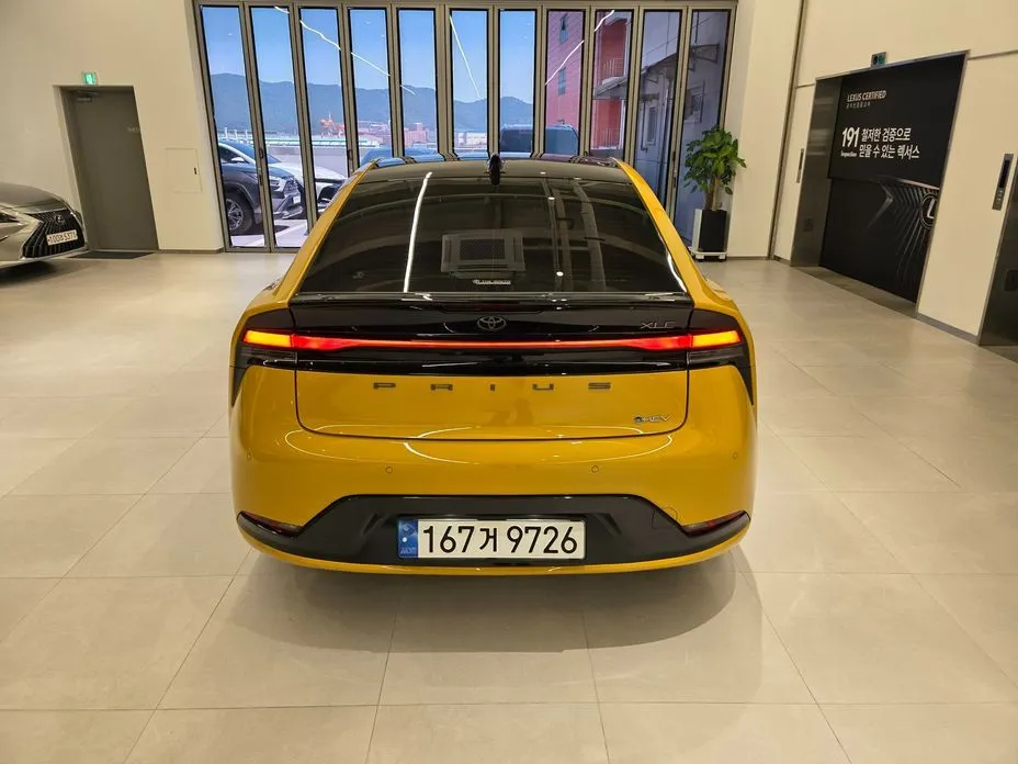 Toyota Prius — фото 5