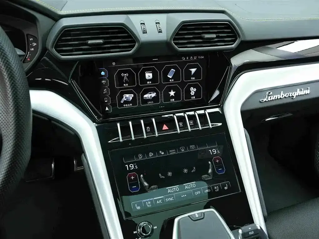 Lamborghini Urus — фото 9
