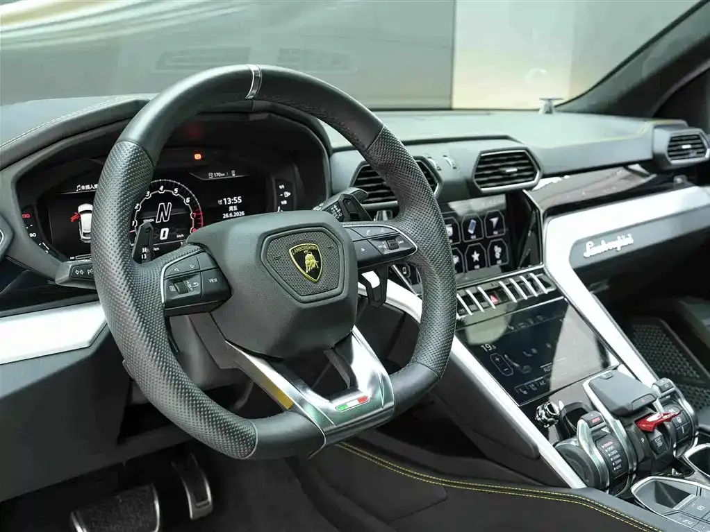 Lamborghini Urus — фото 10
