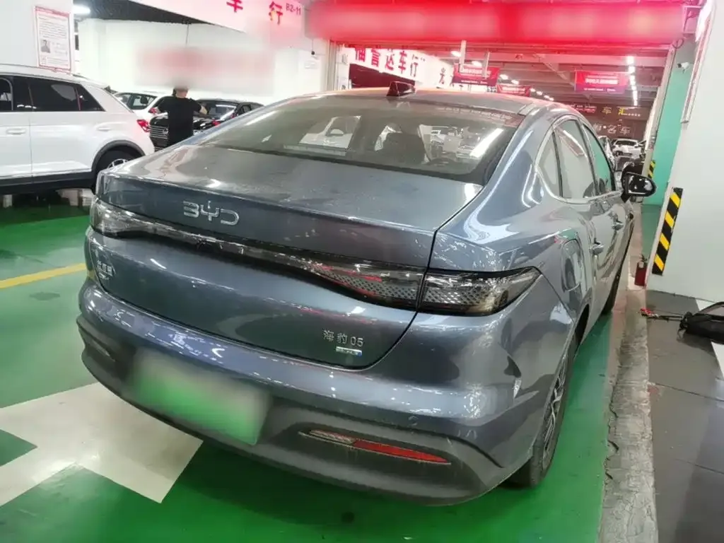 BYD Seal 05 DM-i — фото 7