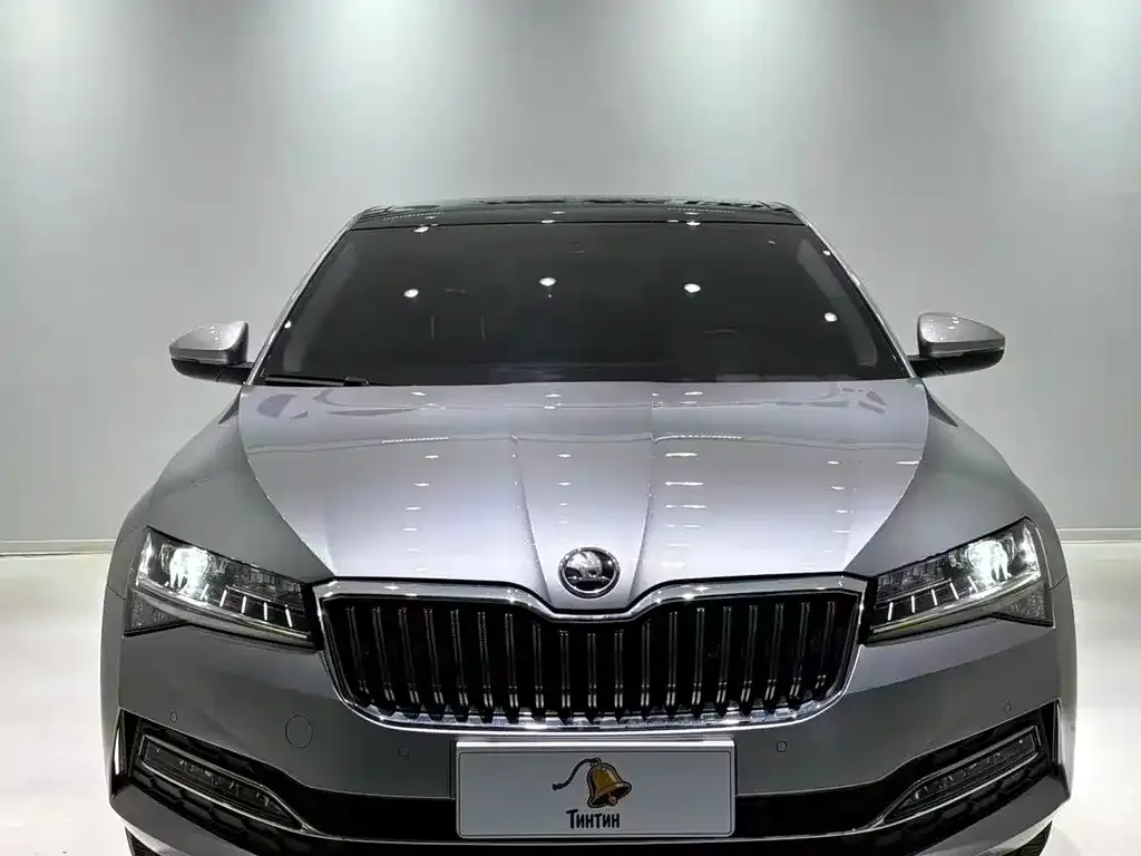 Skoda Superb — фото 2