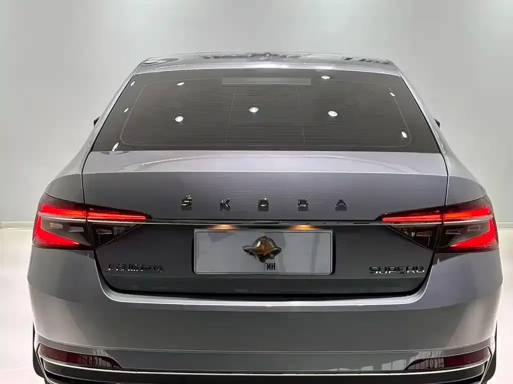 Skoda Superb — фото 5