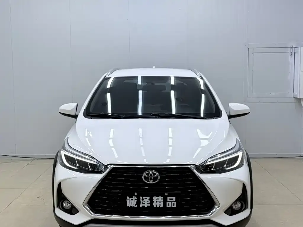 Toyota Yaris L — фото 5