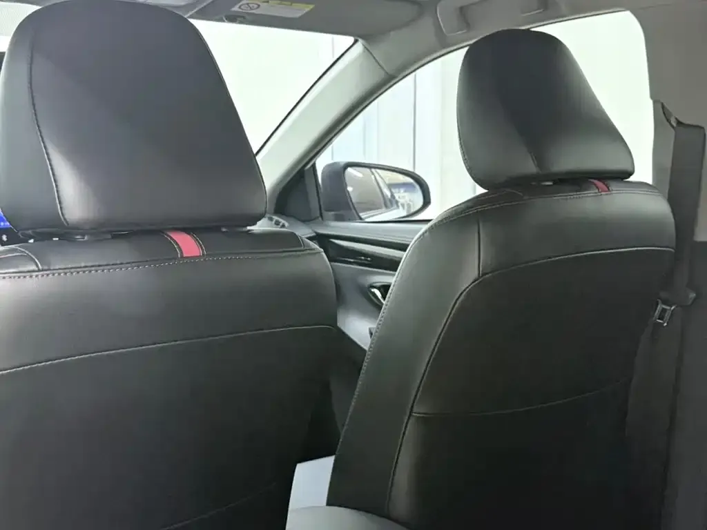Toyota Yaris L — фото 3