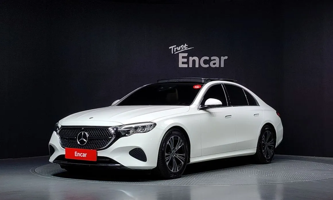 Mercedes-Benz E-Class — фото 1