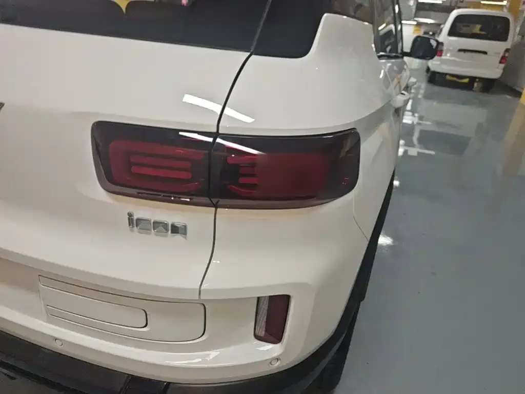Geely Icon — фото 10