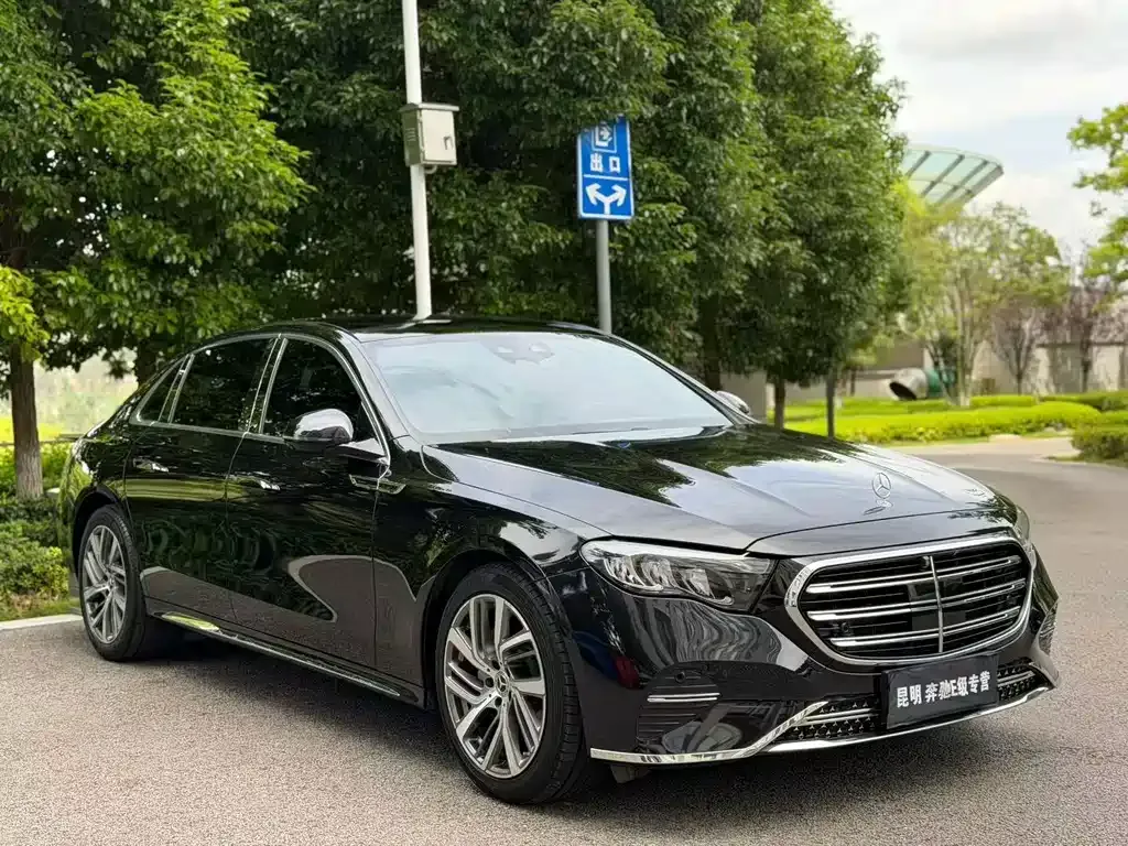 Mercedes-Benz E-Class — фото 7