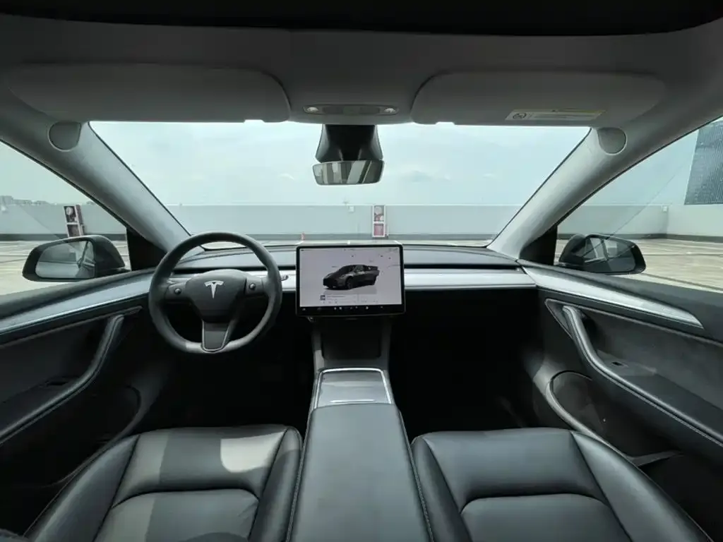 Tesla Model Y — фото 5
