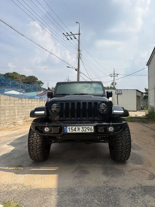 Jeep Wrangler — фото 1