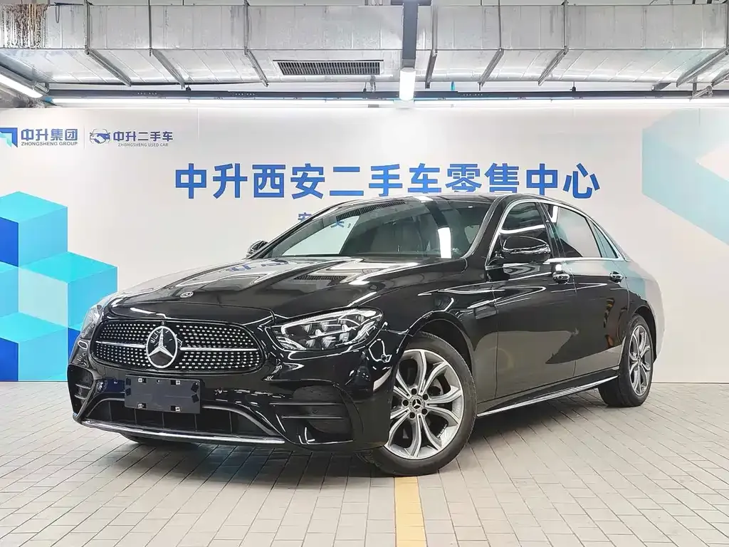 Mercedes-Benz E-Class — фото 1