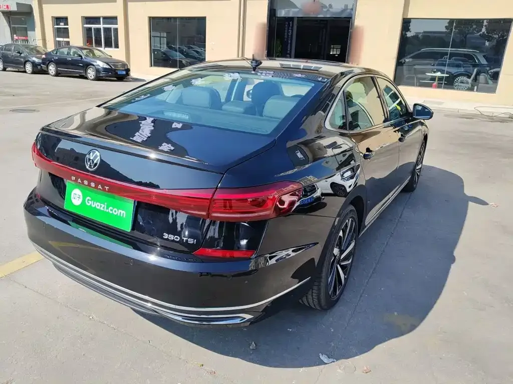 Volkswagen Passat — фото 9