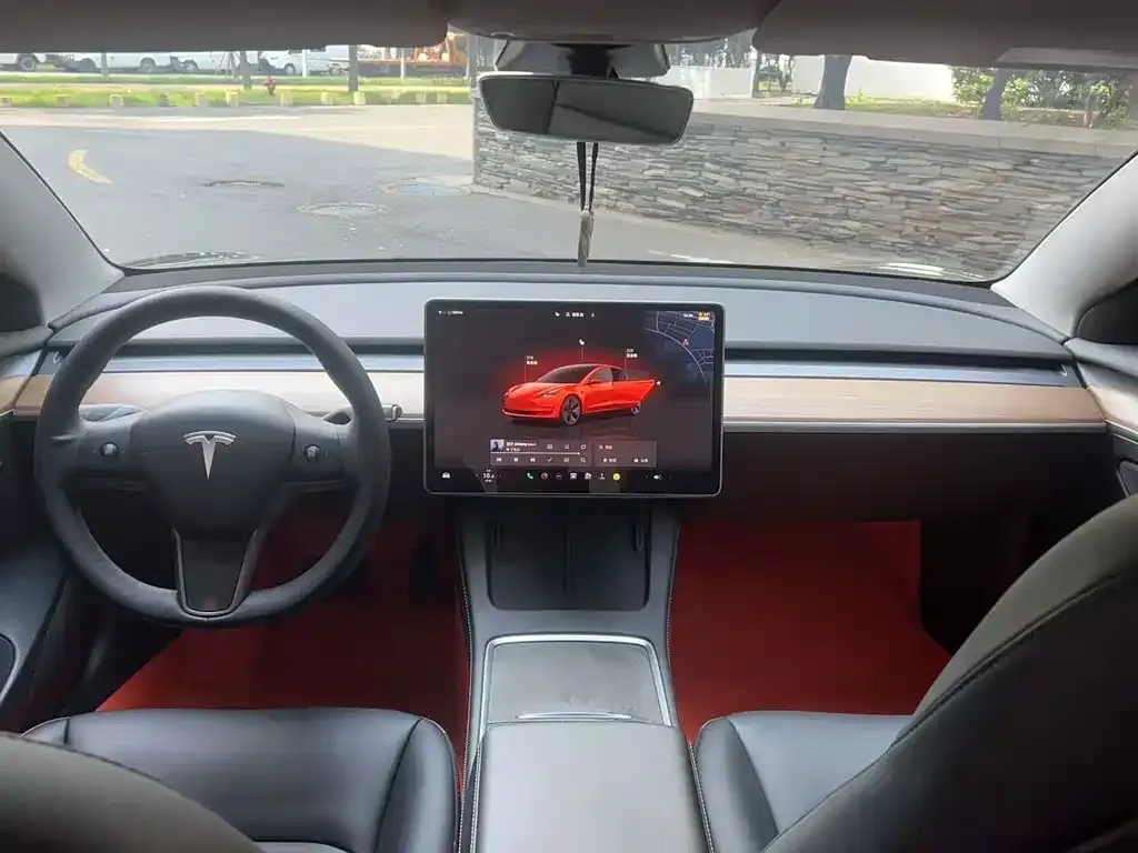 Tesla Model 3 — фото 3