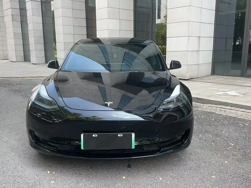 Tesla Model 3 — фото 9